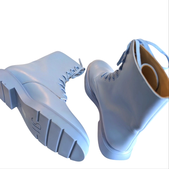 Stuart Weitzman McKenzee Cornflower Blue Combat Boot.... Size 8.5 - Picture 3 of 10